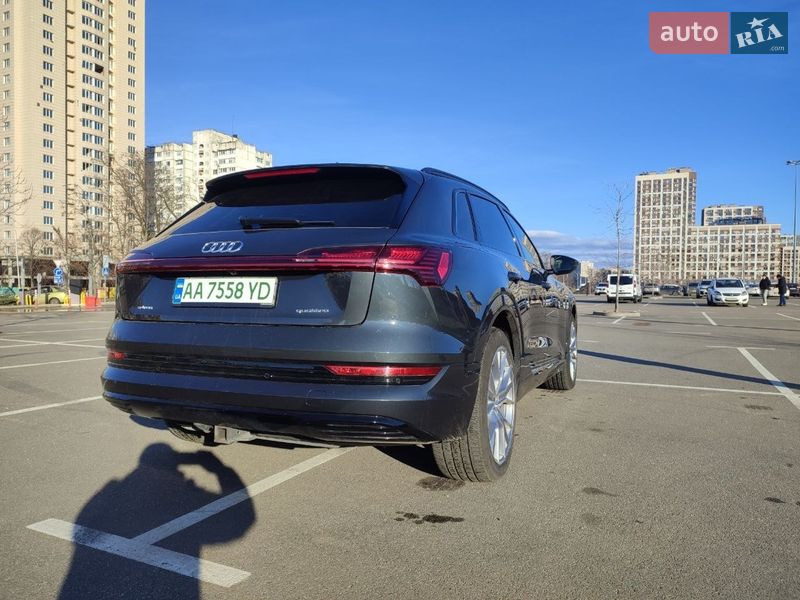 Внедорожник / Кроссовер Audi e-tron 2020 в Киеве