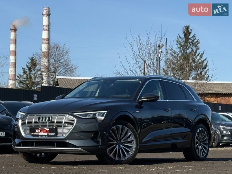Позашляховик / Кросовер Audi e-tron 2022 в Луцьку