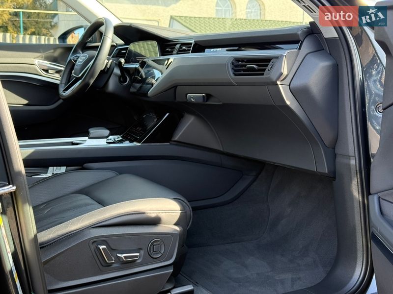 Позашляховик / Кросовер Audi e-tron 2022 в Луцьку