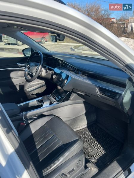 Внедорожник / Кроссовер Audi e-tron 2020 в Харькове