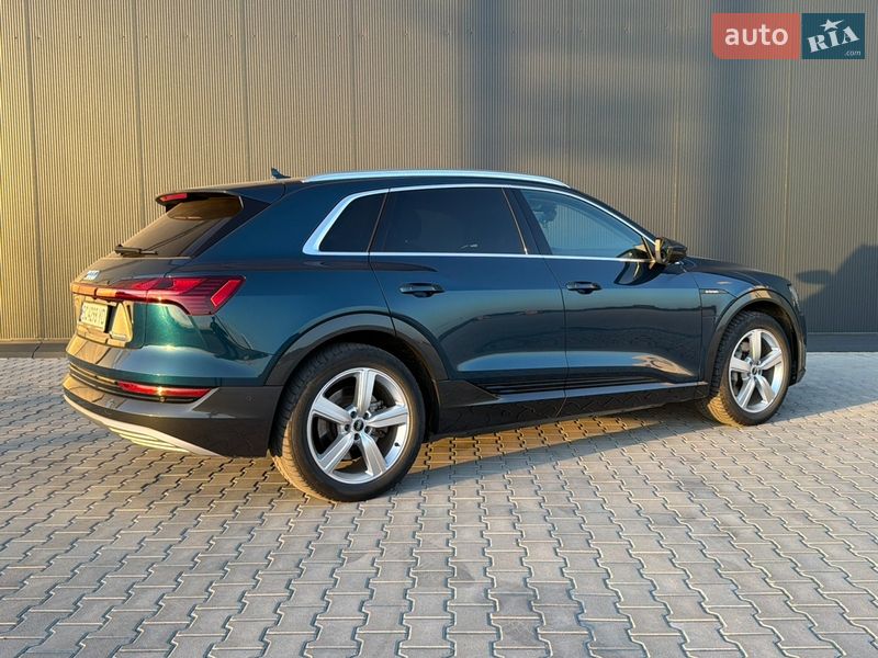 Позашляховик / Кросовер Audi e-tron 2021 в Львові