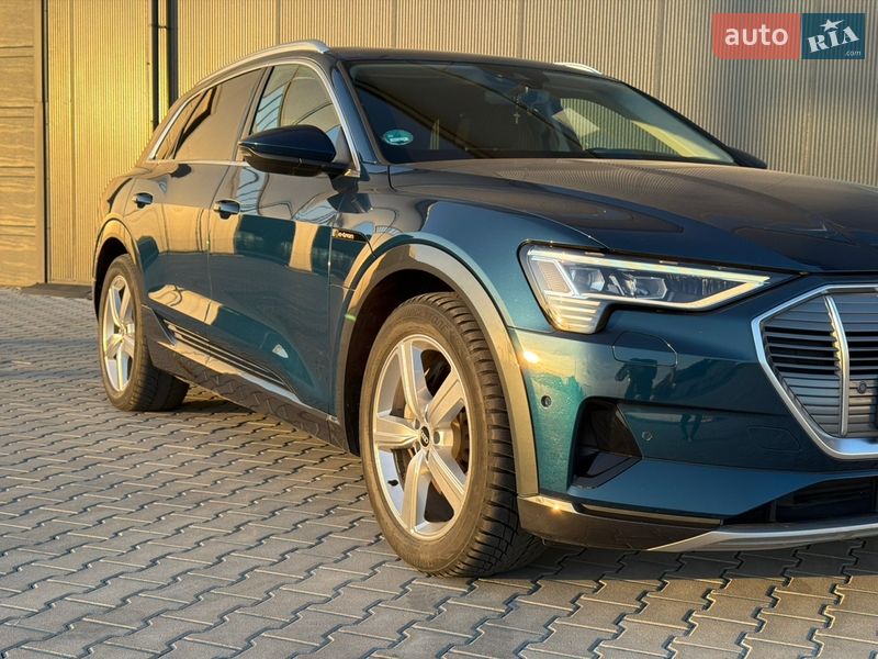 Позашляховик / Кросовер Audi e-tron 2021 в Львові