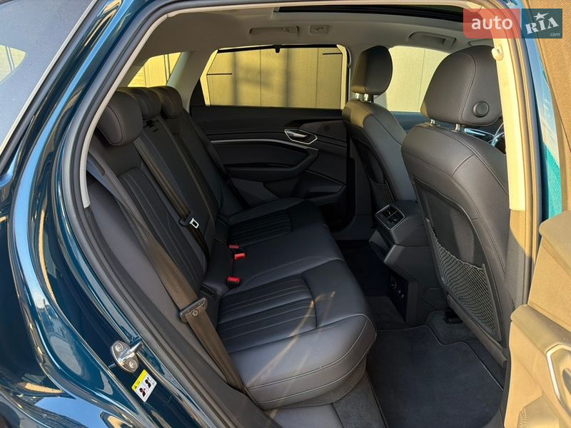 Позашляховик / Кросовер Audi e-tron 2021 в Львові
