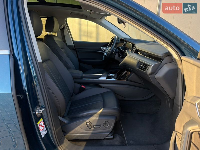 Позашляховик / Кросовер Audi e-tron 2021 в Львові
