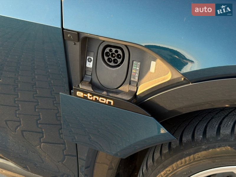 Позашляховик / Кросовер Audi e-tron 2021 в Львові