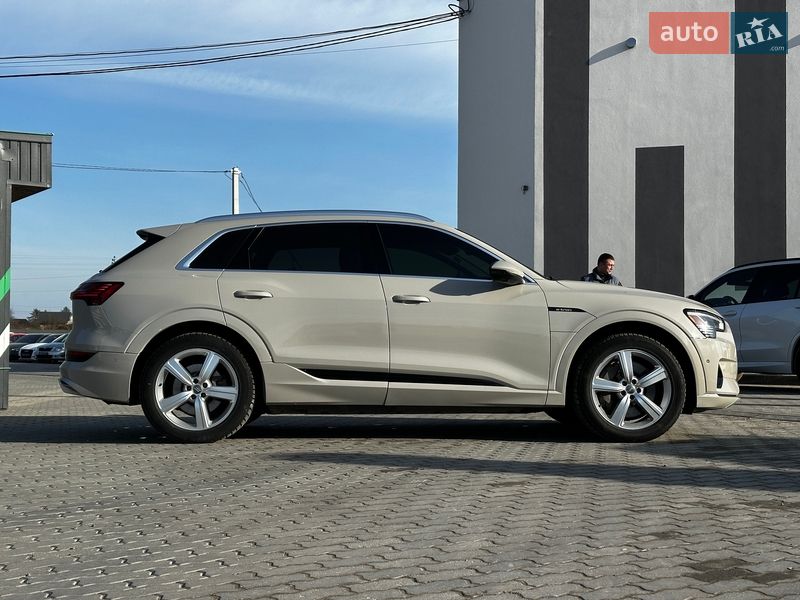 Внедорожник / Кроссовер Audi e-tron 2019 в Львове