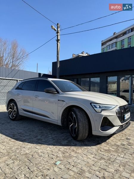 Позашляховик / Кросовер Audi e-tron 2021 в Києві