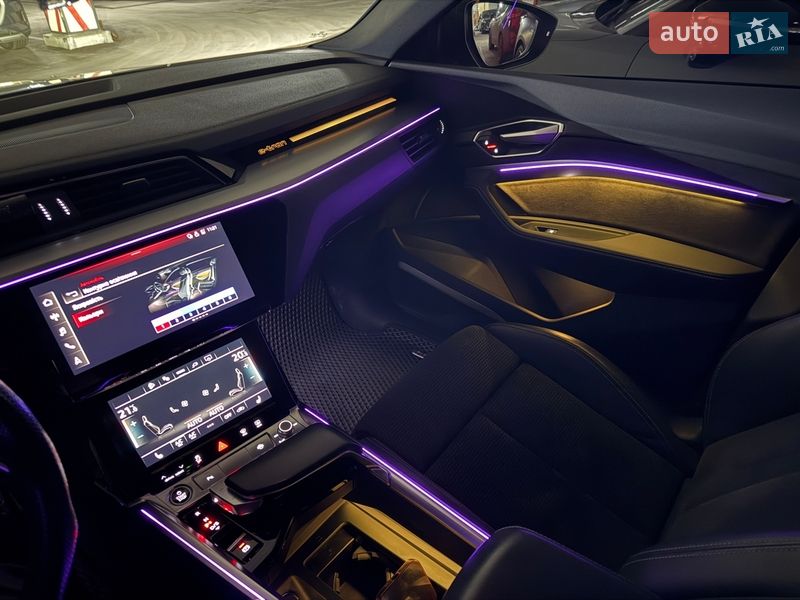Позашляховик / Кросовер Audi e-tron 2021 в Києві
