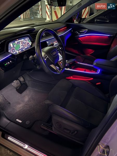 Позашляховик / Кросовер Audi e-tron 2021 в Києві