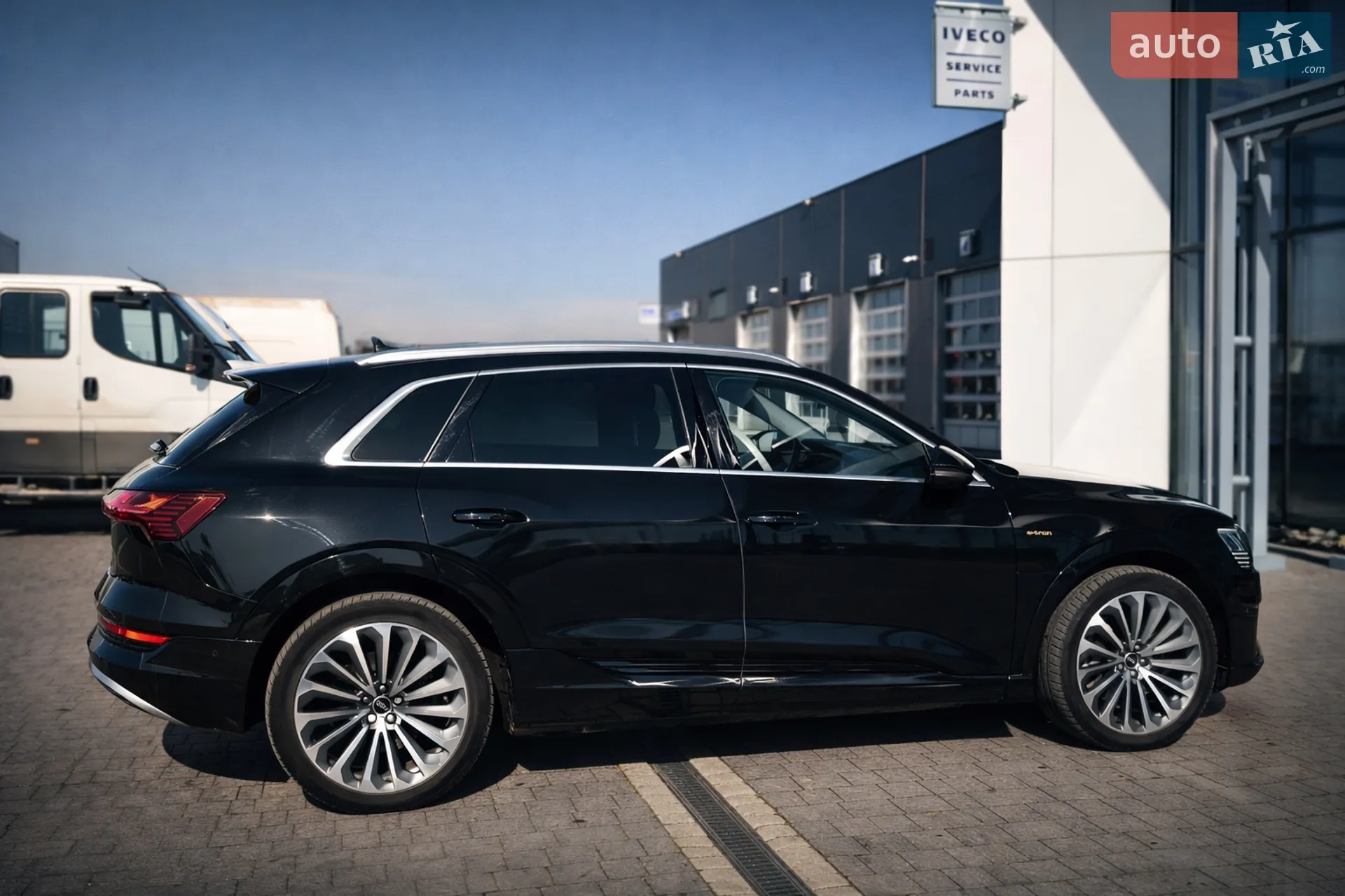 2021 Audi e-tron - мініатюра 31