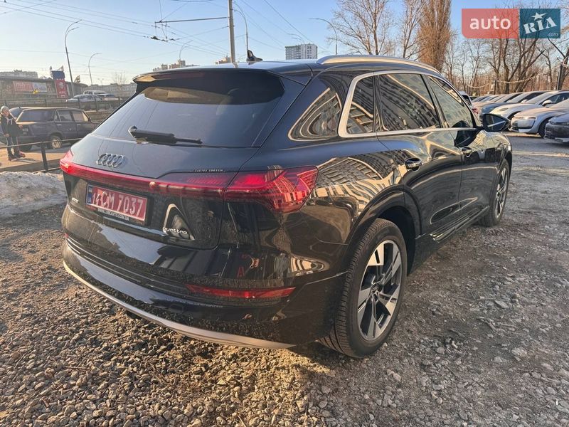 Внедорожник / Кроссовер Audi e-tron 2022 в Киеве