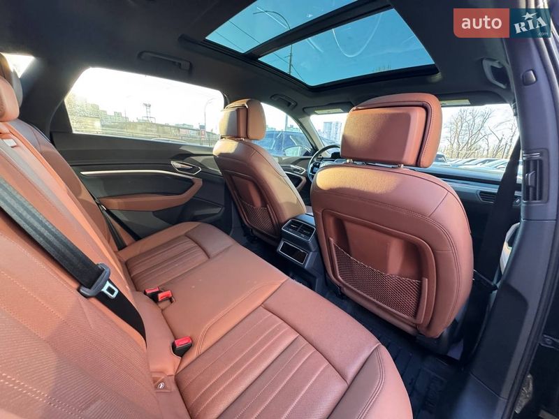 Внедорожник / Кроссовер Audi e-tron 2022 в Киеве