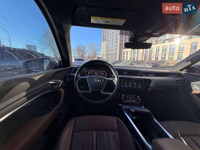 Внедорожник / Кроссовер Audi e-tron 2022 в Киеве