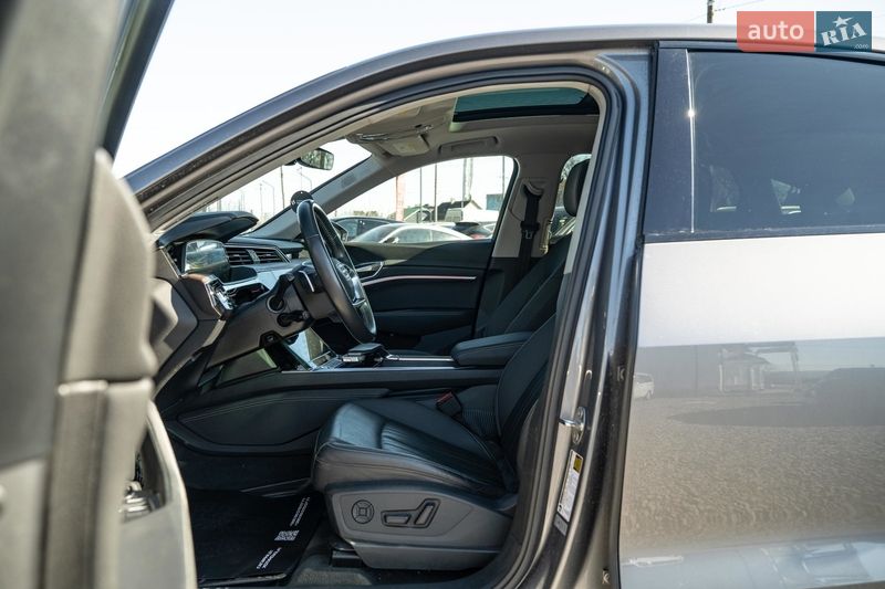 Внедорожник / Кроссовер Audi e-tron 2020 в Черновцах