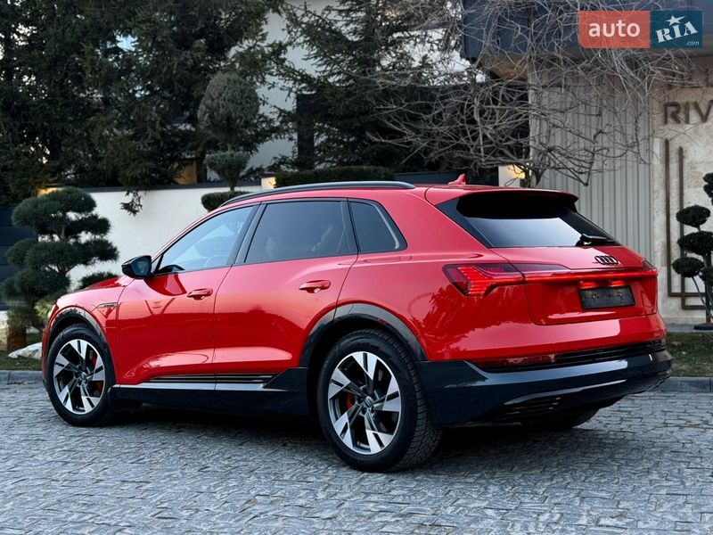 Внедорожник / Кроссовер Audi e-tron 2019 в Львове