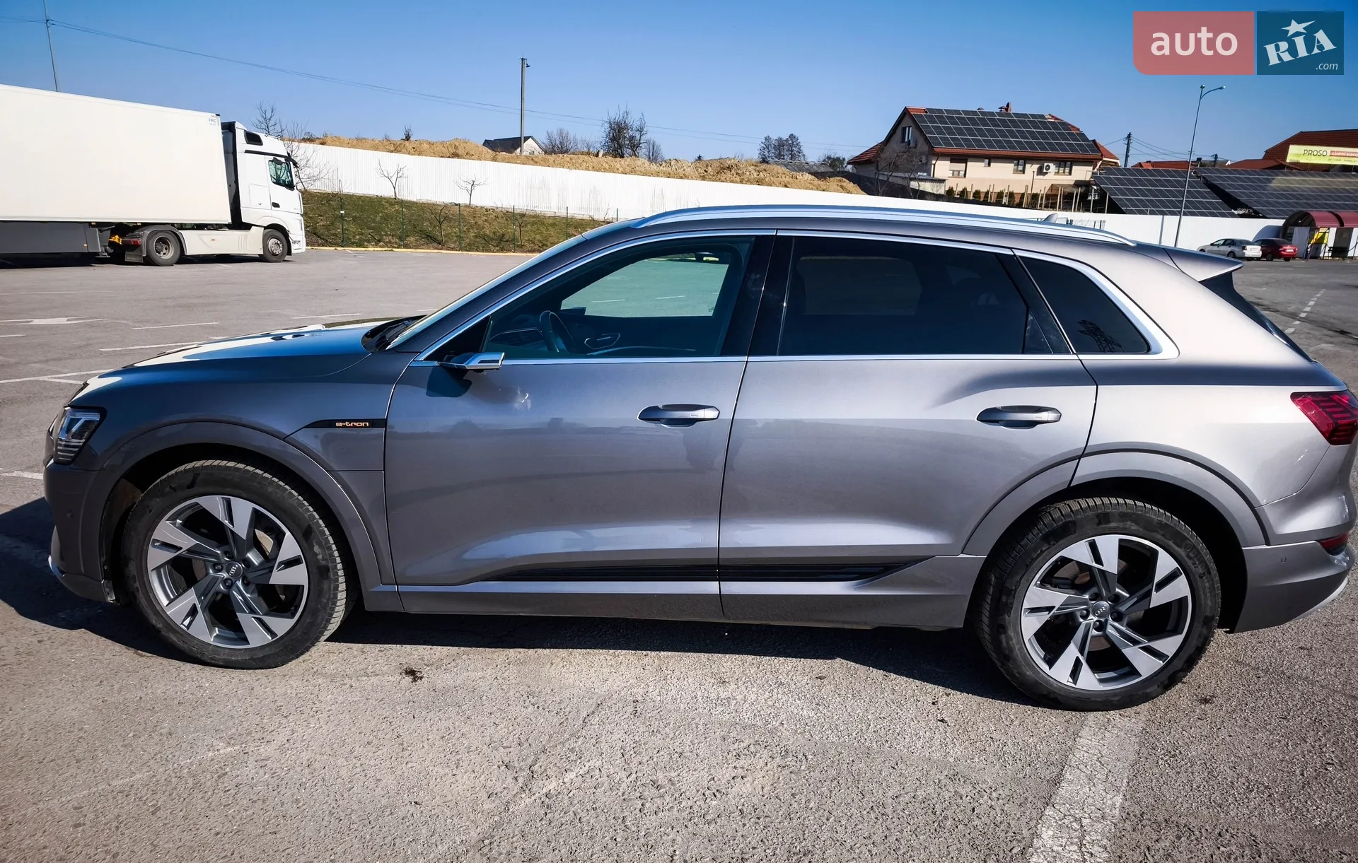 2019 Audi e-tron - мініатюра 7