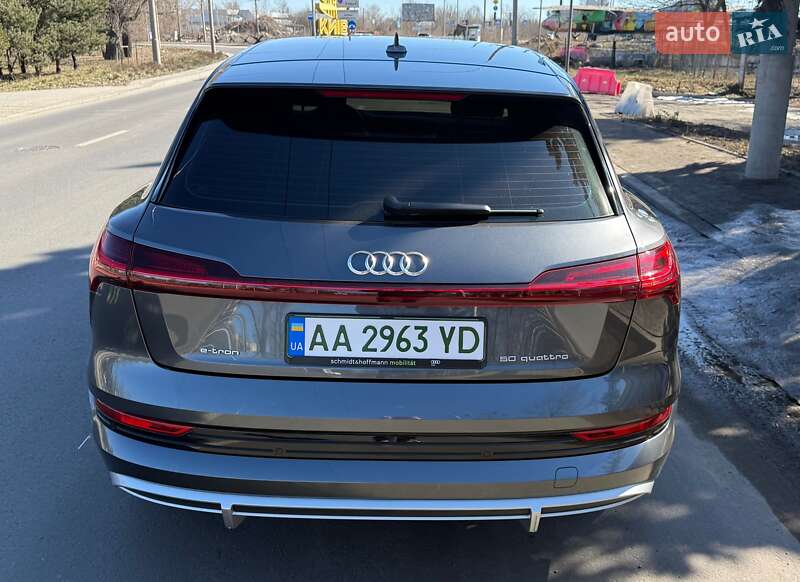 Позашляховик / Кросовер Audi e-tron 2021 в Києві
