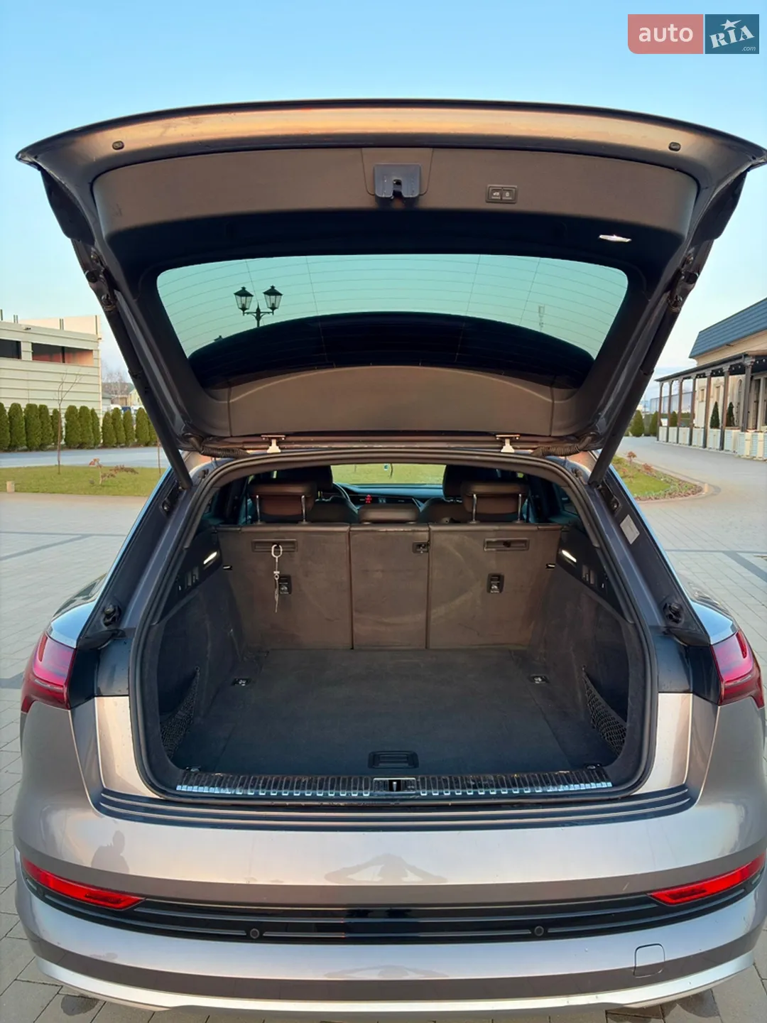 2019 Audi e-tron - мініатюра 7