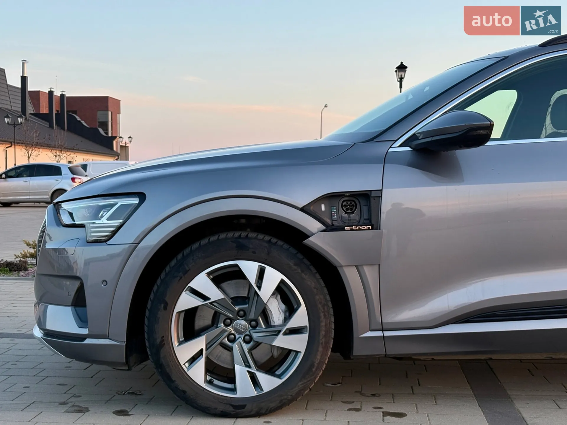 2019 Audi e-tron - мініатюра 11