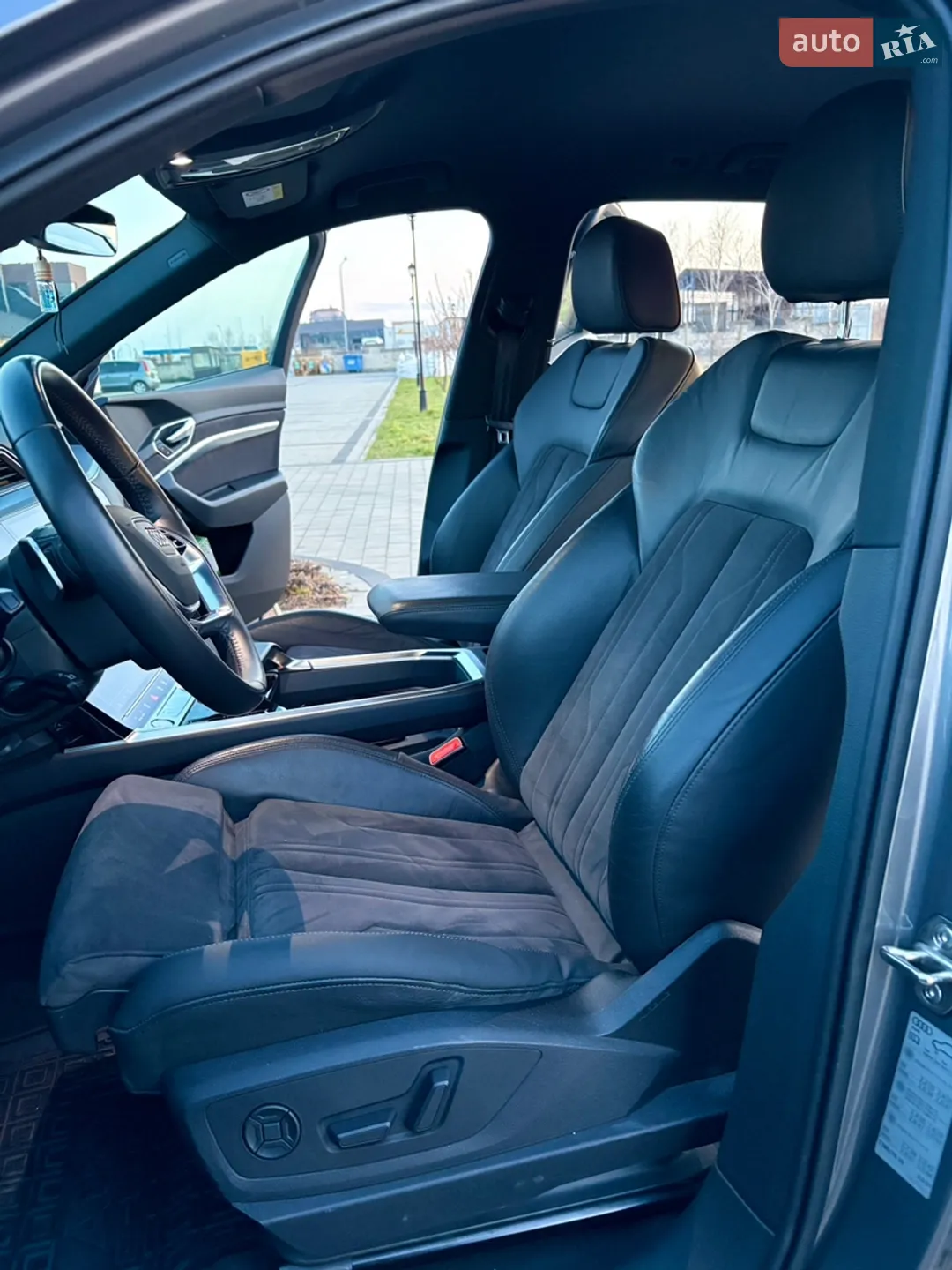 2019 Audi e-tron - мініатюра 24