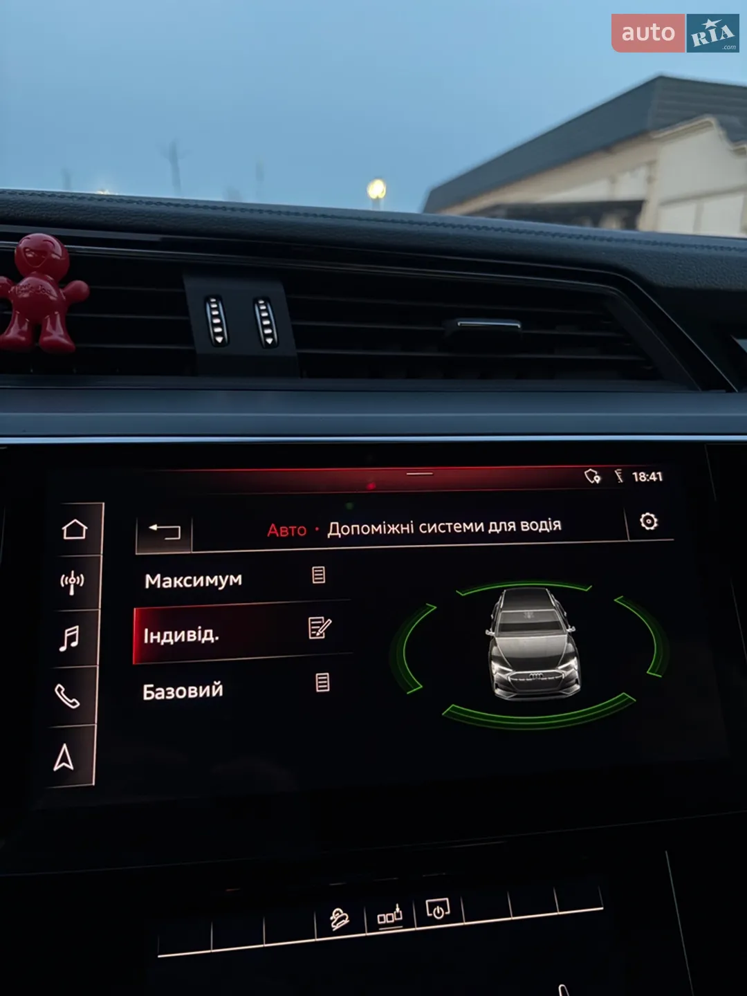 2019 Audi e-tron - мініатюра 38