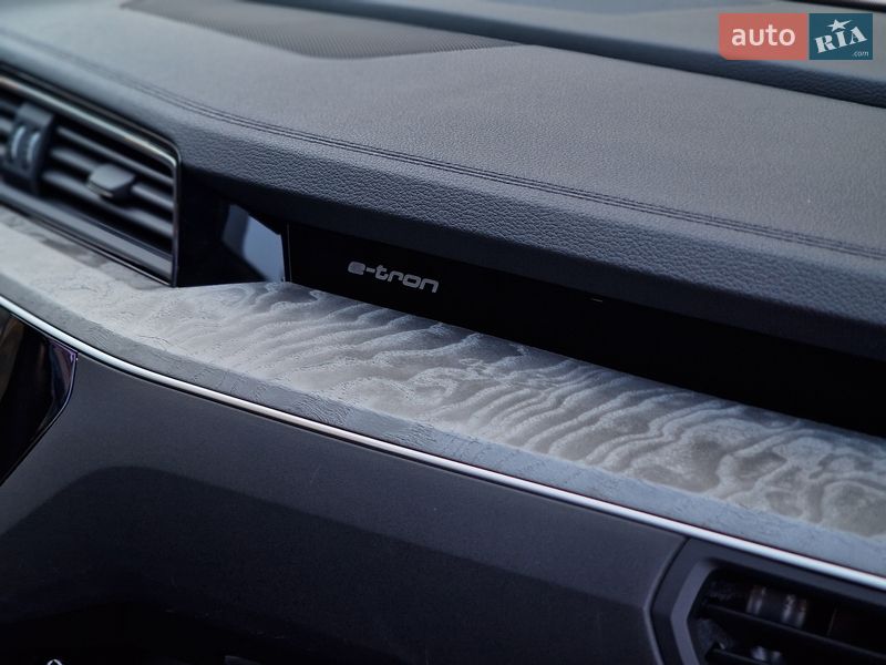 Позашляховик / Кросовер Audi e-tron 2021 в Одесі