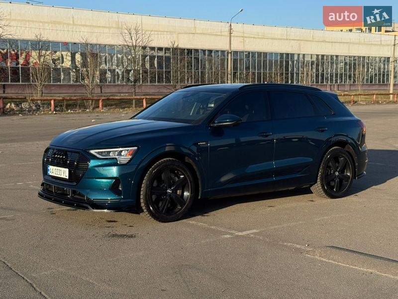 Внедорожник / Кроссовер Audi e-tron 2019 в Киеве