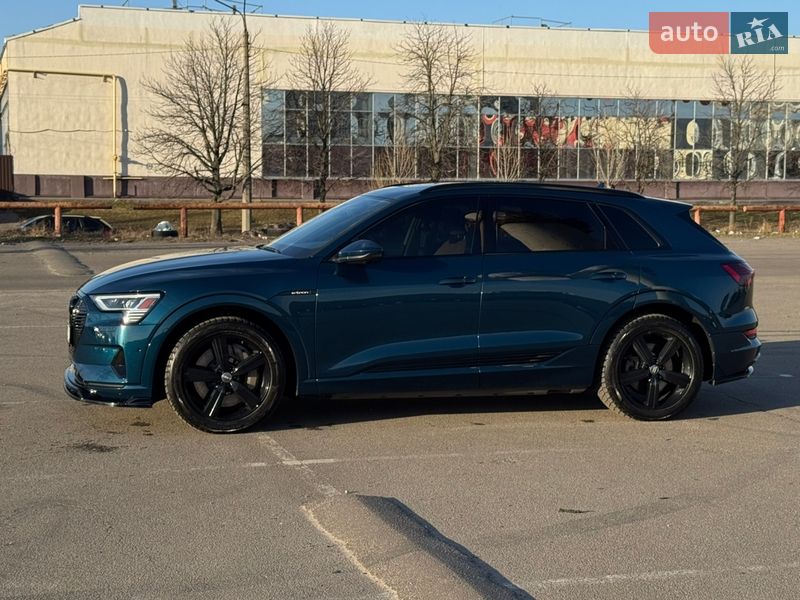 Внедорожник / Кроссовер Audi e-tron 2019 в Киеве