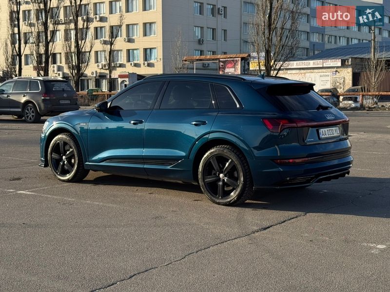 Внедорожник / Кроссовер Audi e-tron 2019 в Киеве