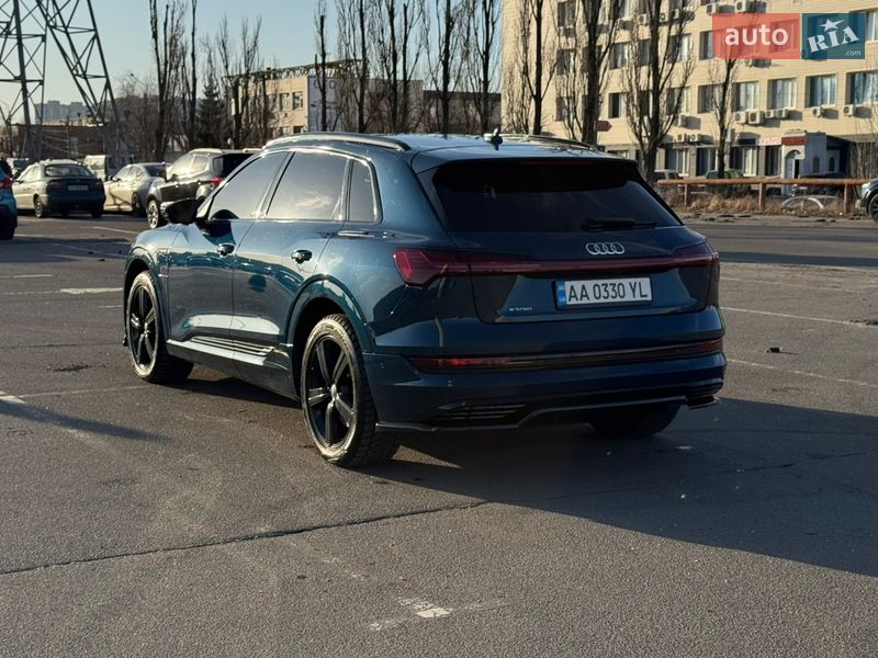 Внедорожник / Кроссовер Audi e-tron 2019 в Киеве
