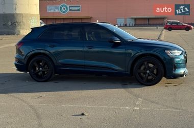Внедорожник / Кроссовер Audi e-tron 2019 в Киеве