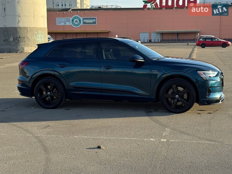 Внедорожник / Кроссовер Audi e-tron 2019 в Киеве