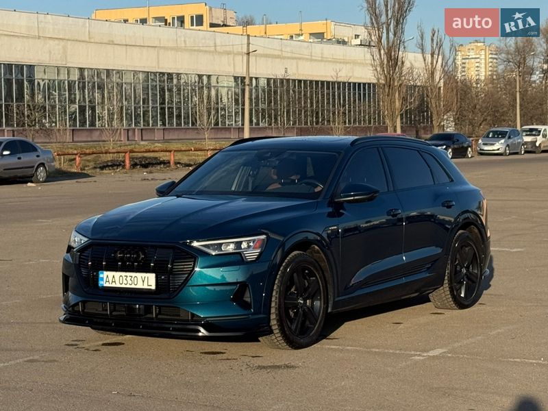 Внедорожник / Кроссовер Audi e-tron 2019 в Киеве