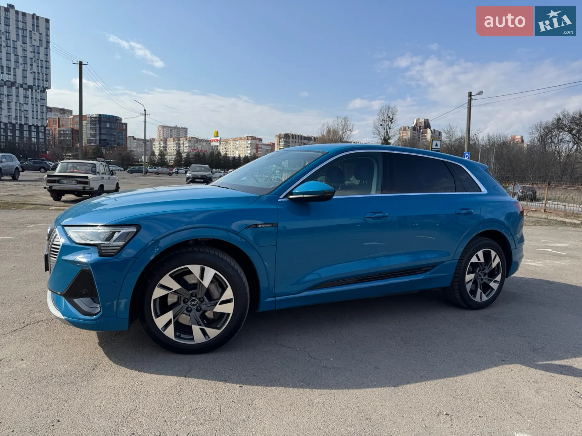 2021 Audi e-tron - мініатюра 12