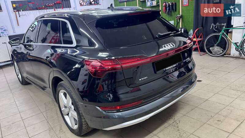 Позашляховик / Кросовер Audi e-tron 2020 в Києві