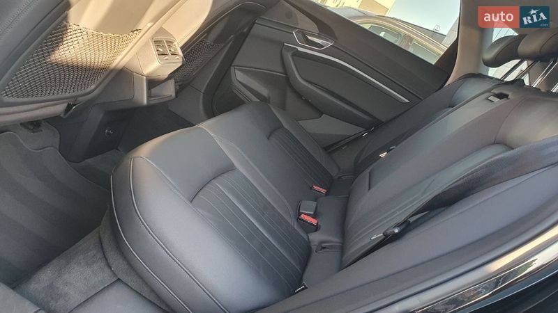 Позашляховик / Кросовер Audi e-tron 2020 в Києві