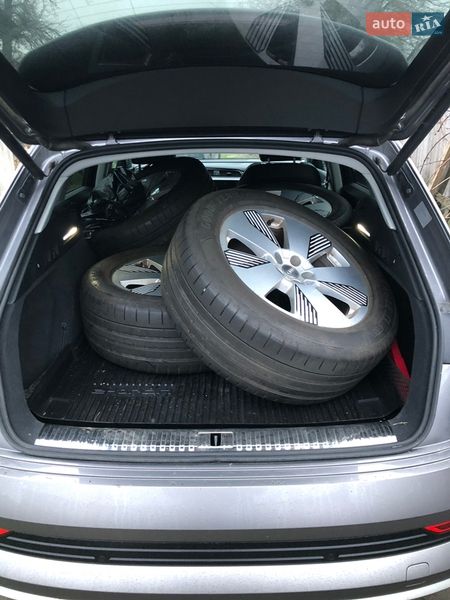 Внедорожник / Кроссовер Audi e-tron 2020 в Броварах фото 46 Внедорожник / Кроссовер Audi e-tron 2020 в Броварах