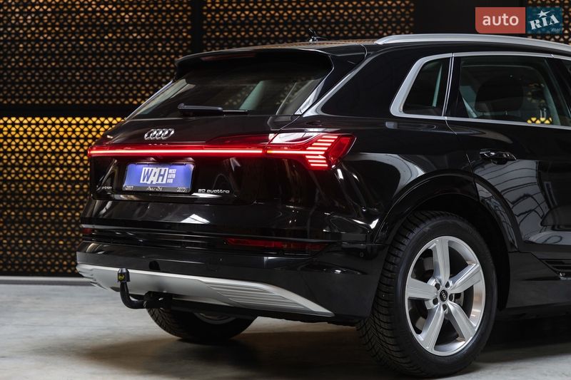 Внедорожник / Кроссовер Audi e-tron 2019 в Луцке