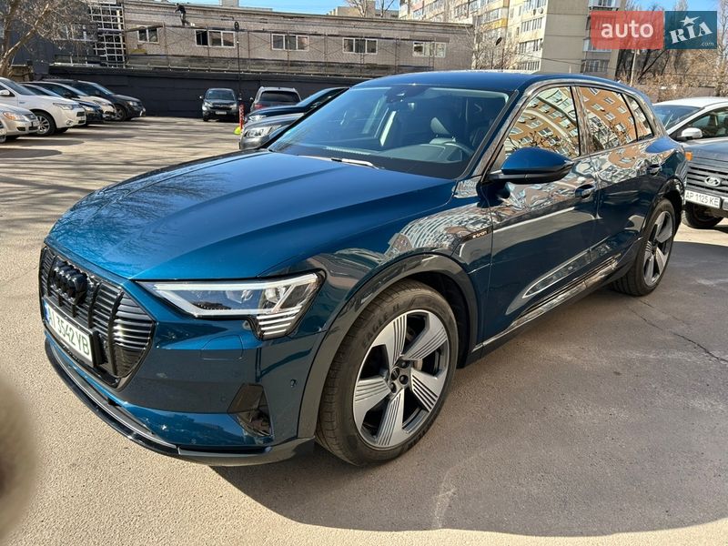 Позашляховик / Кросовер Audi e-tron 2022 в Києві