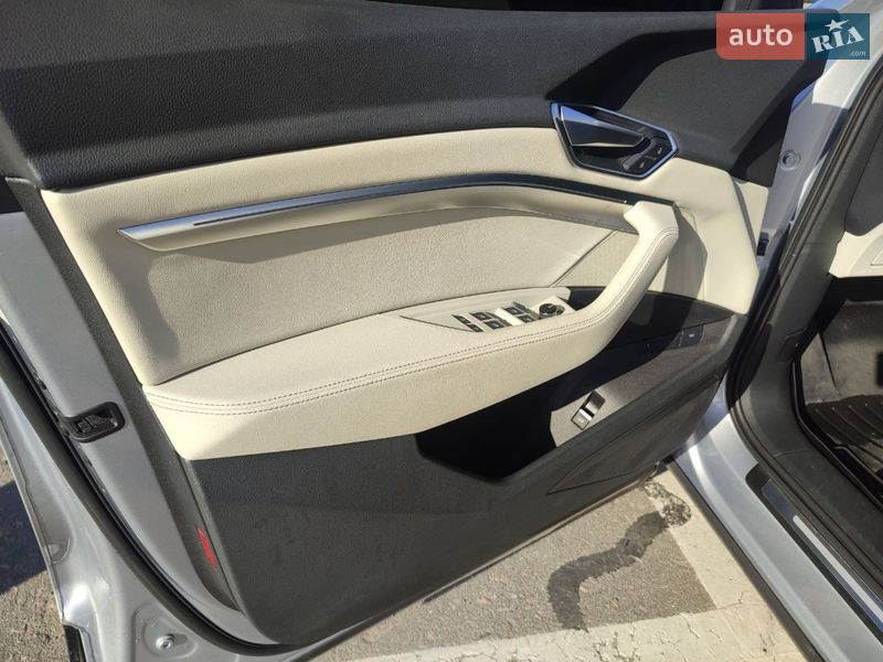 Внедорожник / Кроссовер Audi e-tron 2020 в Киеве