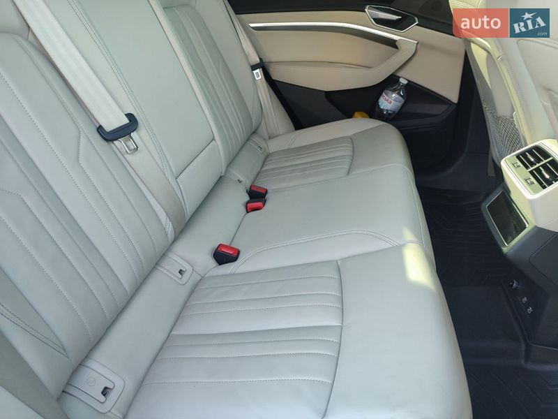 Внедорожник / Кроссовер Audi e-tron 2020 в Киеве