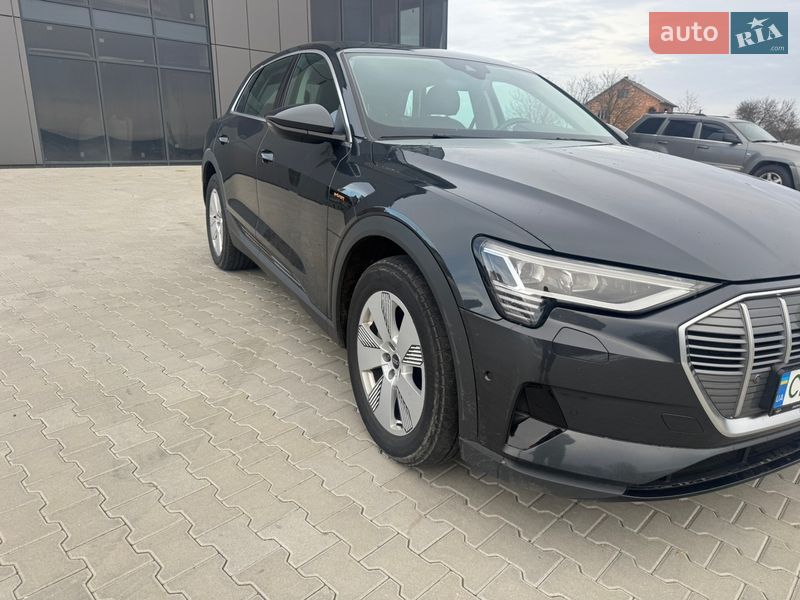 Позашляховик / Кросовер Audi e-tron 2020 в Чернівцях