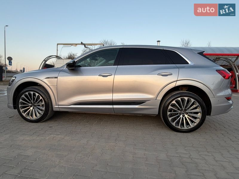 Внедорожник / Кроссовер Audi e-tron 2021 в Тернополе