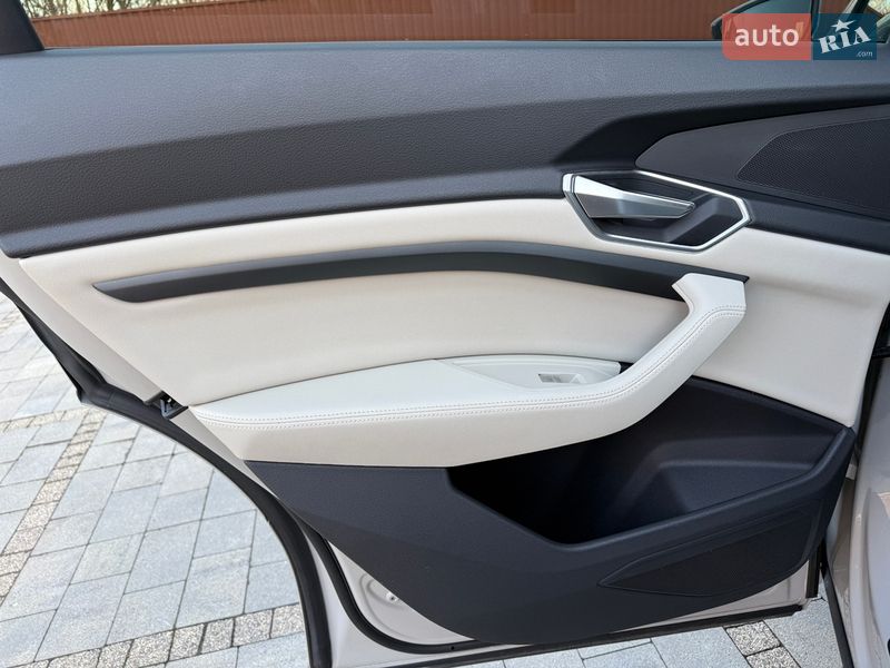 Позашляховик / Кросовер Audi e-tron 2020 в Коломиї