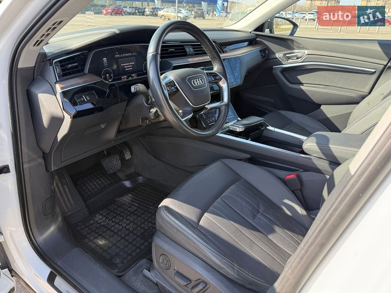 Внедорожник / Кроссовер Audi e-tron 2019 в Кривом Роге фото 13 Внедорожник / Кроссовер Audi e-tron 2019 в Кривом Роге