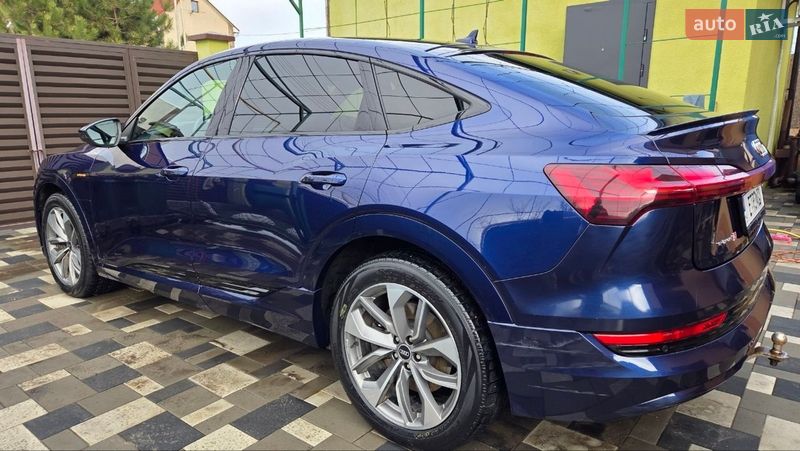 Позашляховик / Кросовер Audi e-tron 2020 в Нерубайське