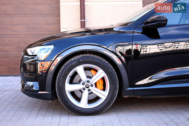 Позашляховик / Кросовер Audi e-tron 2021 в Вінниці
