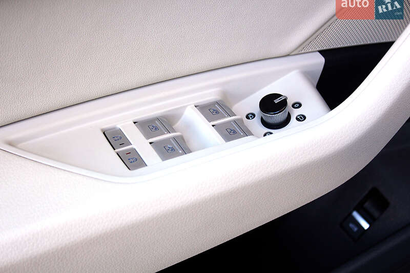 Позашляховик / Кросовер Audi e-tron 2021 в Вінниці