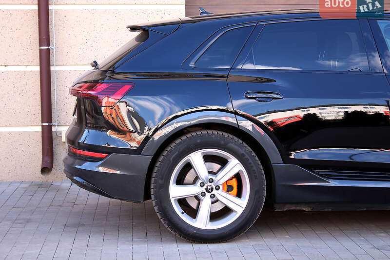 Позашляховик / Кросовер Audi e-tron 2021 в Вінниці