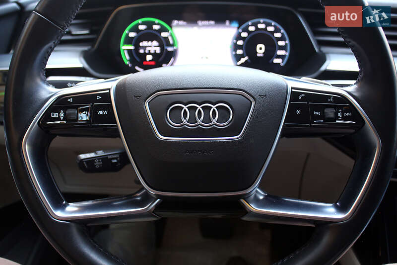 Позашляховик / Кросовер Audi e-tron 2021 в Вінниці